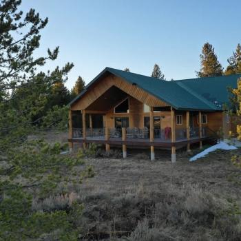 Bear Hollow is the perfect family cabin to rent to get away to Yellowstone.