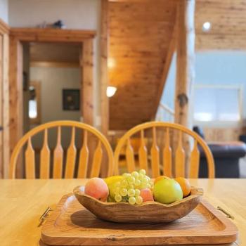 Beautiful open kitchen layout in the cabin.