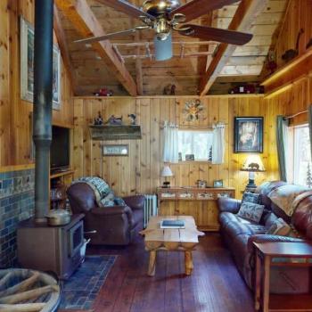 Living room located in the entrance.