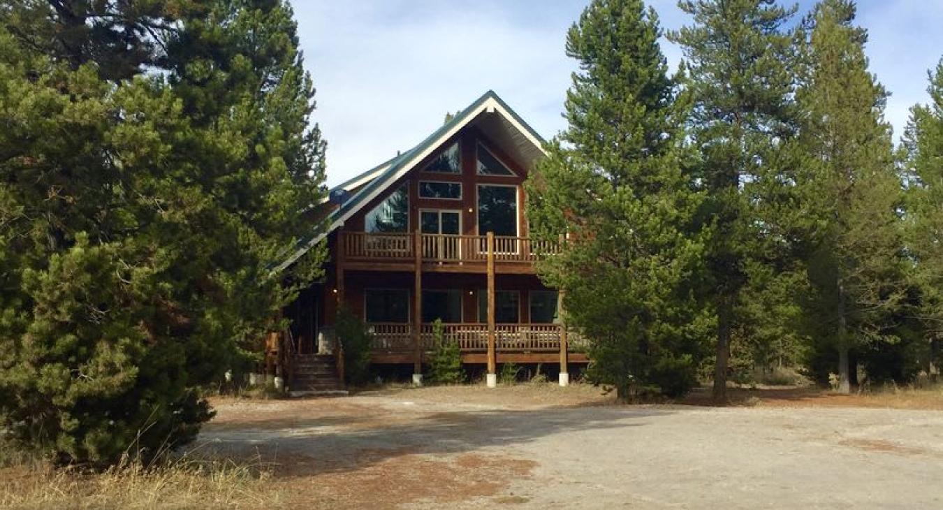 Lots of space to park your vehicles during your stay.