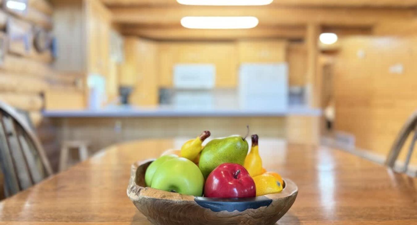Fruit bowl on the dining table.