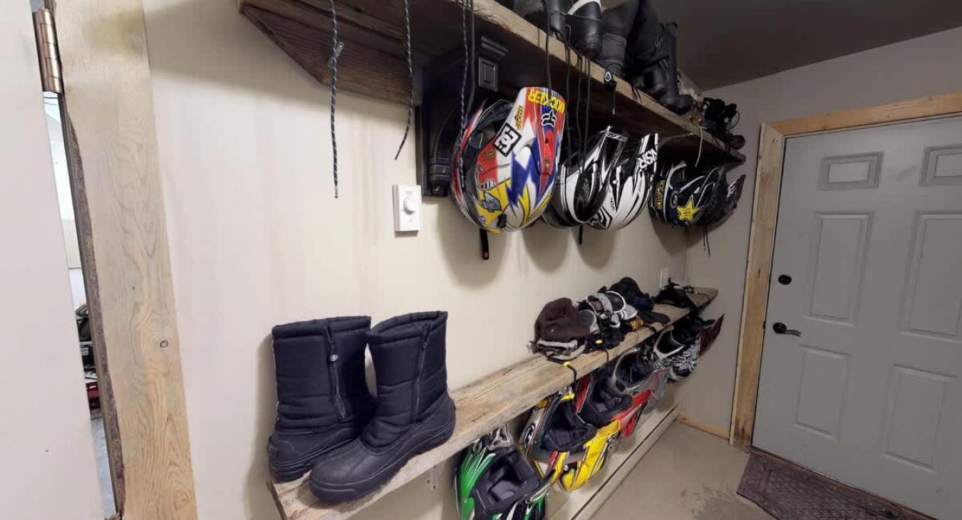 Items located in the garage for rent.