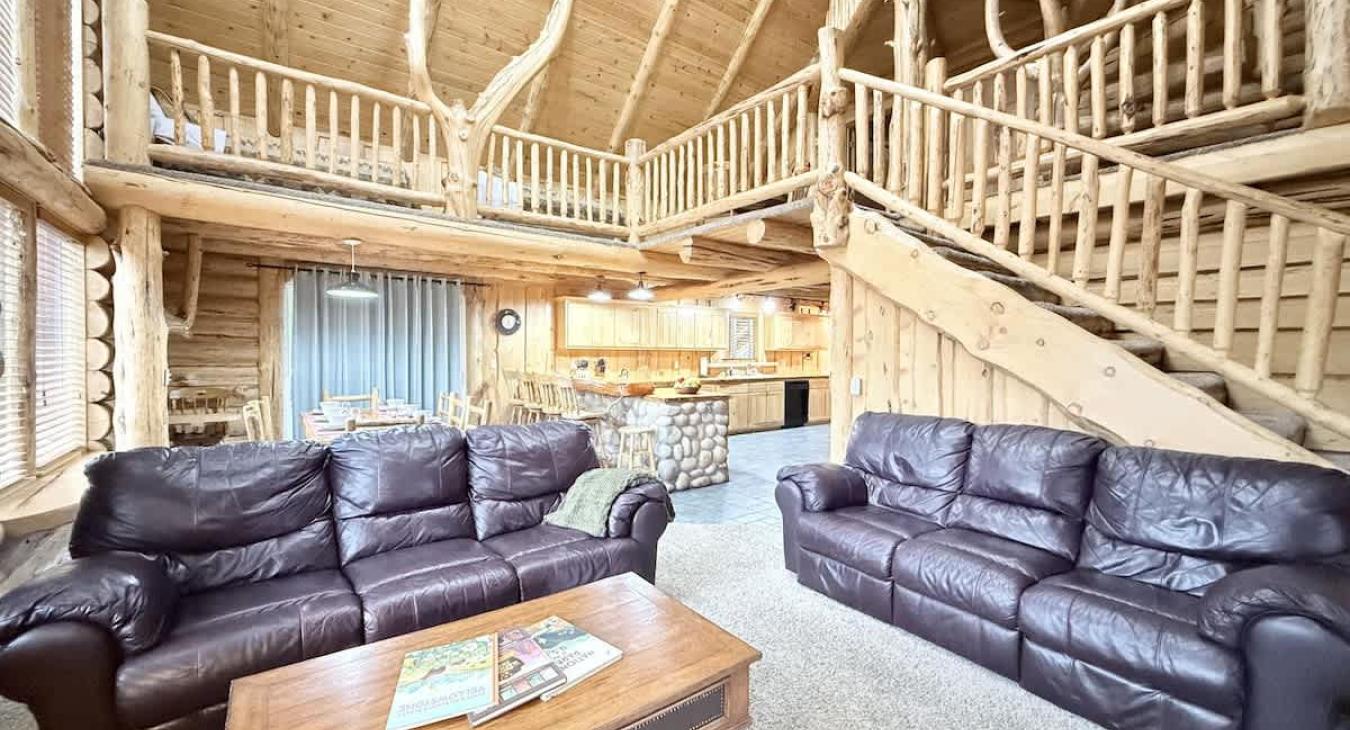 Enjoy every level of the cabin.