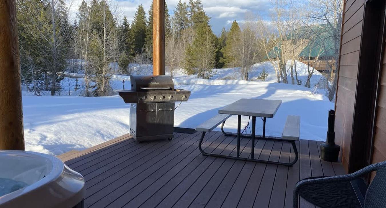 Grill and picnic tables available for your convivence.