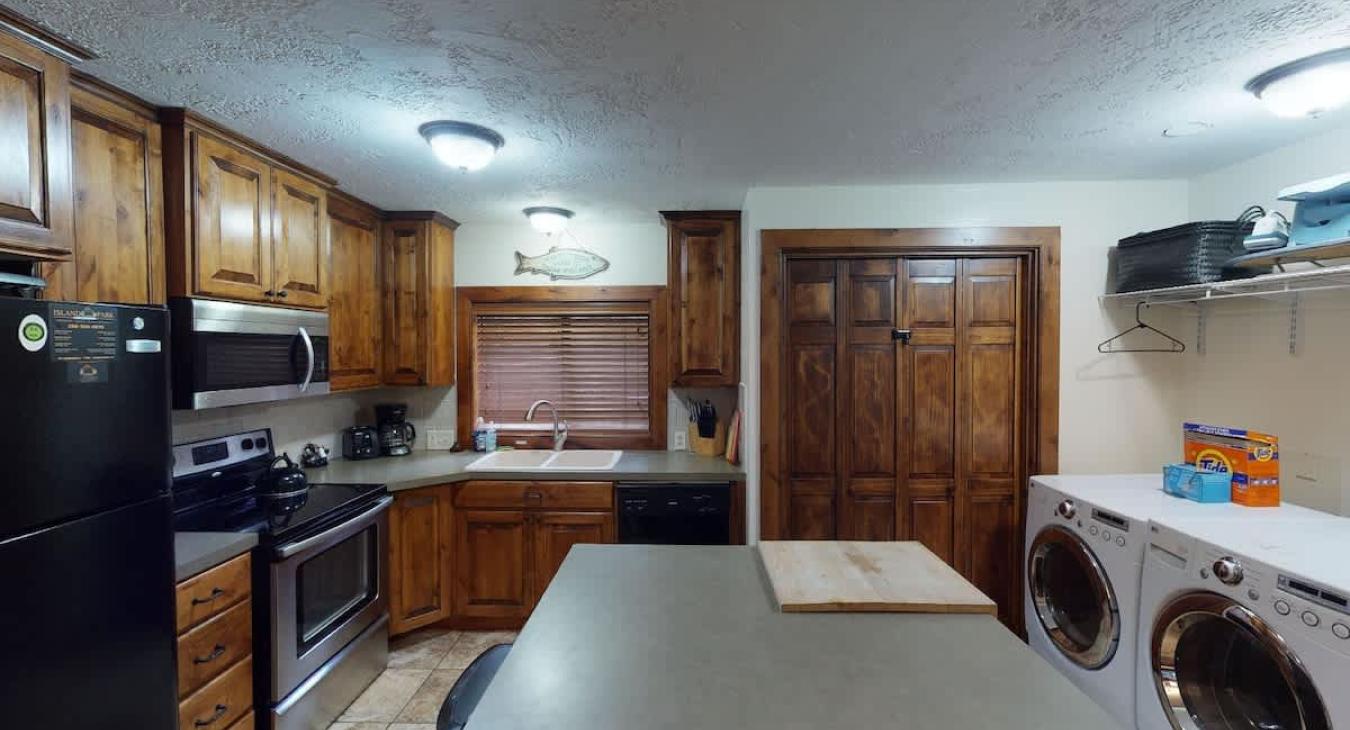 Full size kitchen equipped with all your kitchen needs.