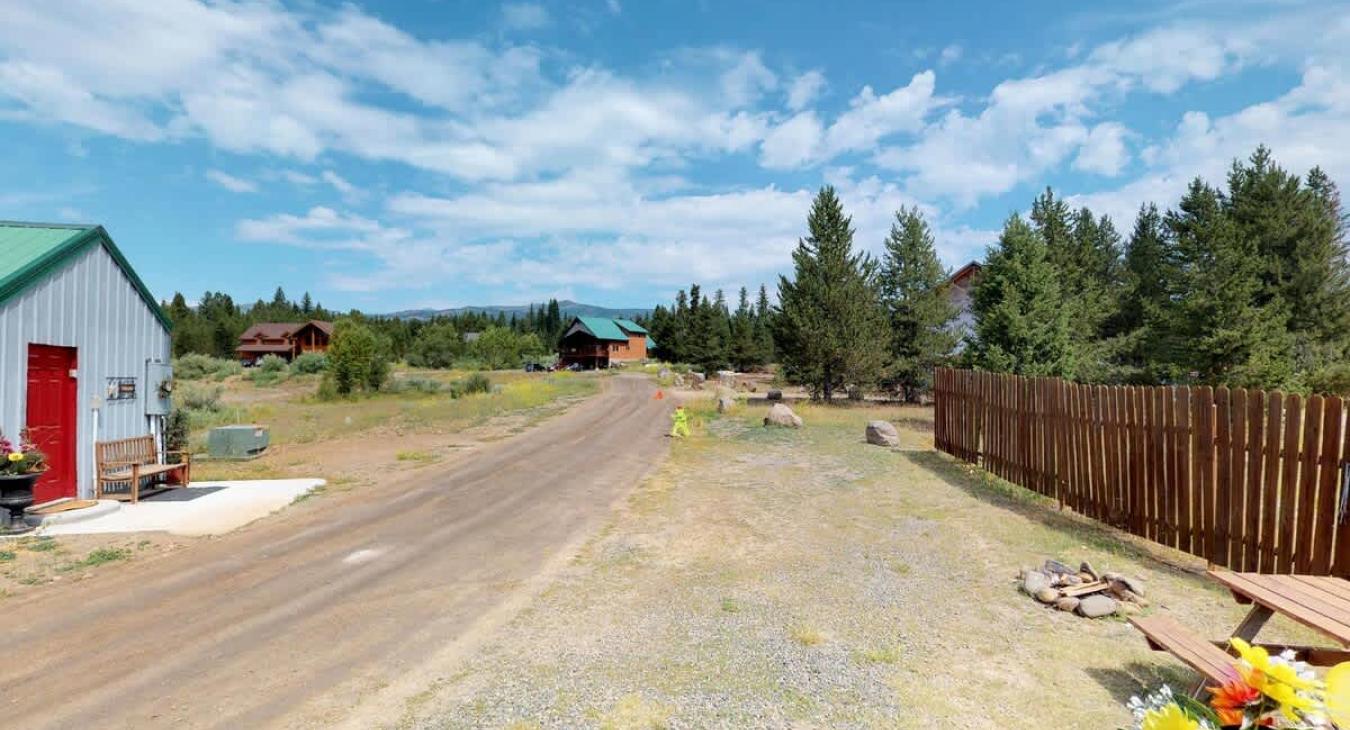 The road in Yellowstone Lux that leads you around to the different cabins.