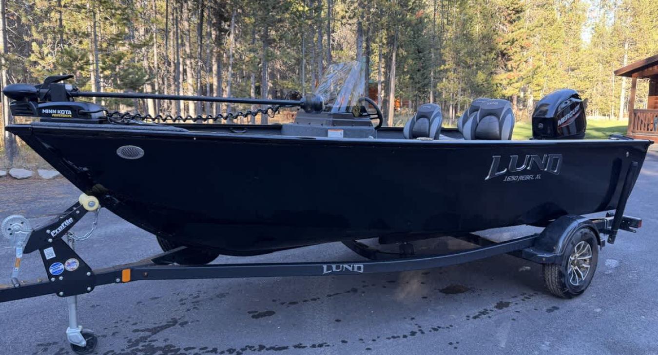 Rent this boat along with the Edelweiss Lodge 