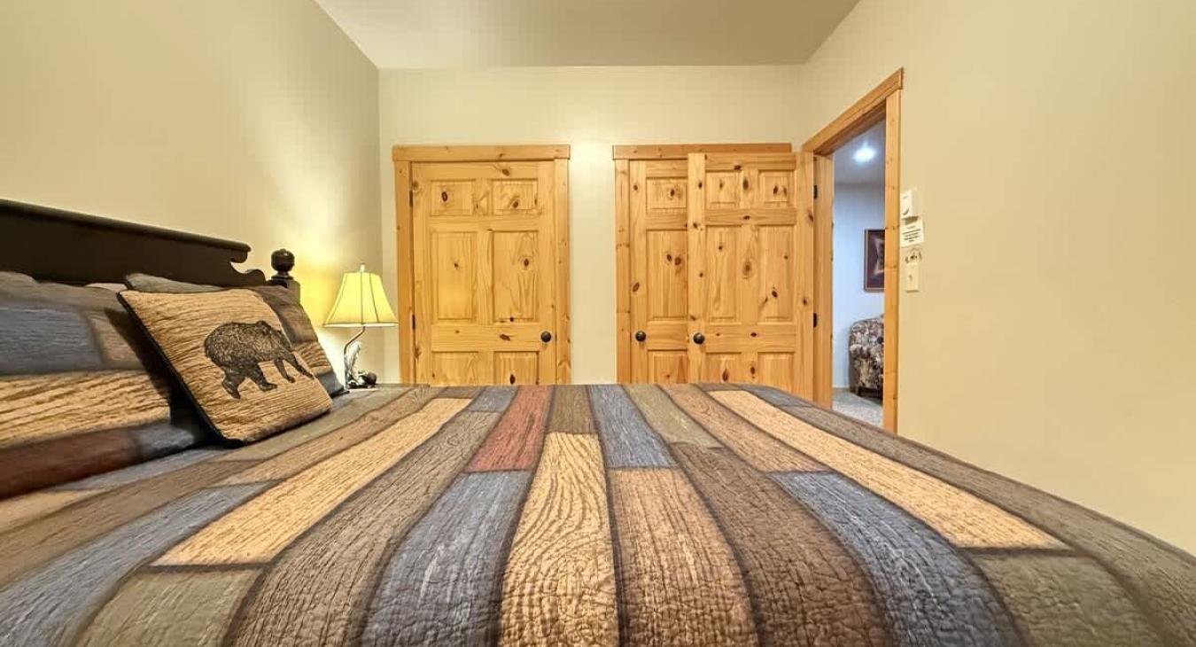 It’s a space that feels both timeless and inviting—simple, warm, and made for rest. You could totally sleep in till noon here or wake up early to watch the fog roll over the trees.