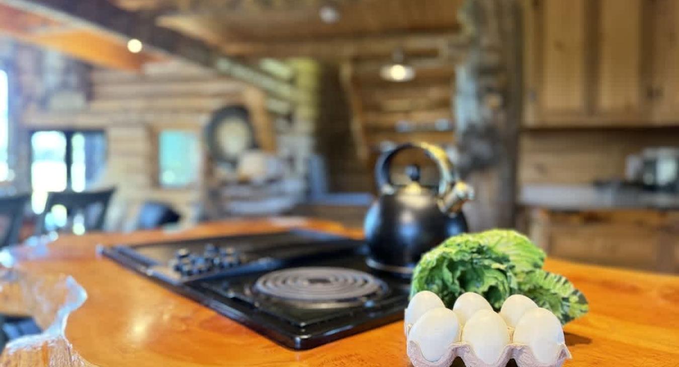 Get ready to cook in this well equipped kitchen.
