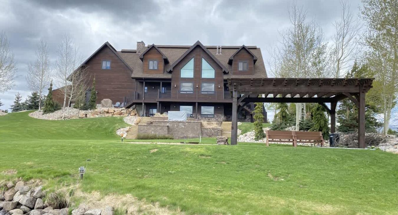 Beautiful view of the cabin.