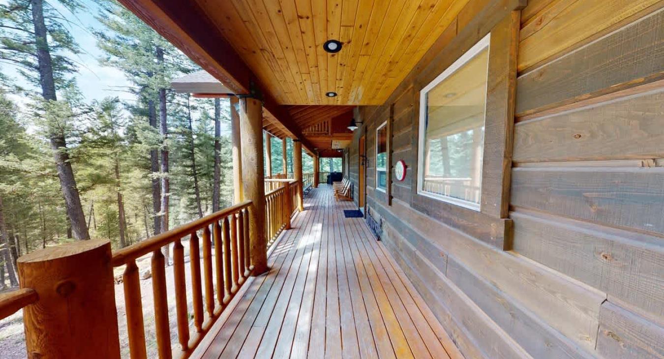 Large open deck to enjoy the open surroundings.