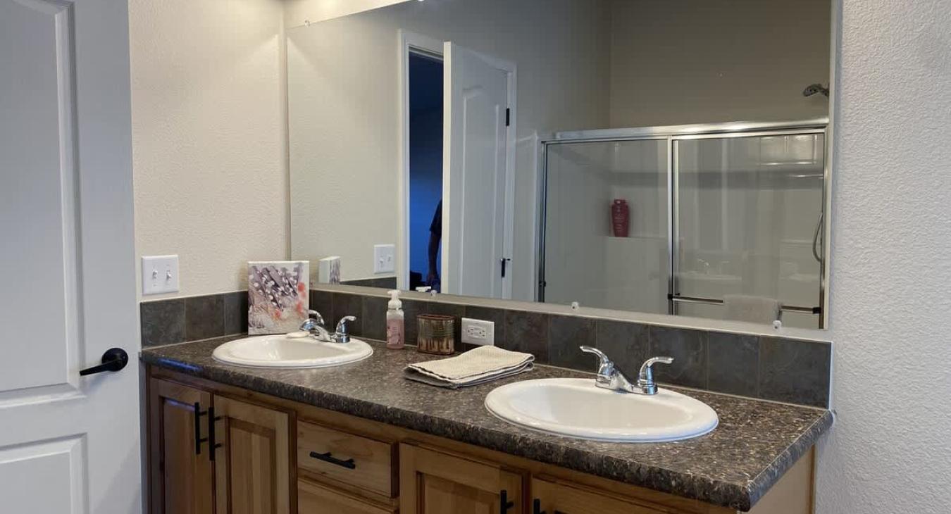 Fresh clean towels are provided to you during your stay.