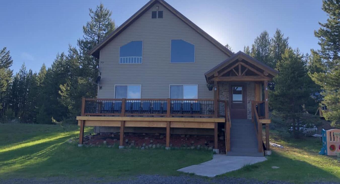 Enjoy your stay at Yellowstone Lux Bear Creek Inn.