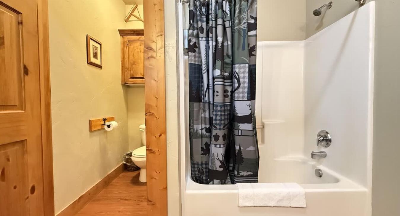 Fresh clean towels and bath mats are provided to you during your stay.