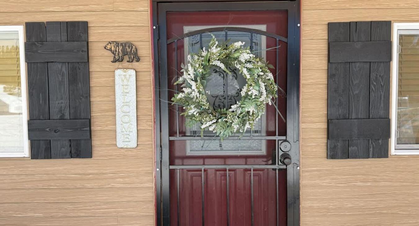 Subtle touches of bears are included in the cabin.