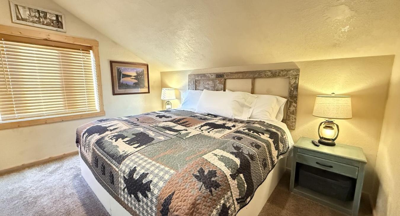 Welcome to this cozy bedroom located upstairs.
