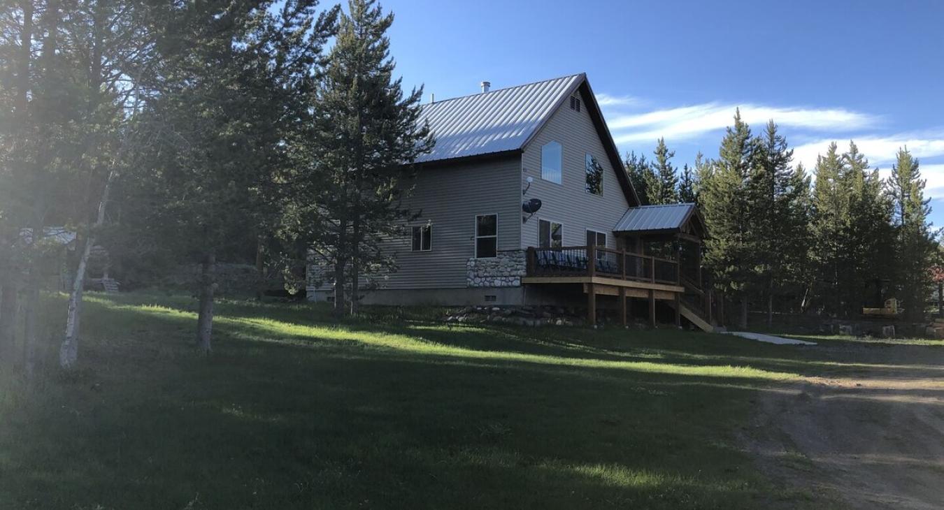 Bear Creek Inn is nestled in the beautiful pine trees.