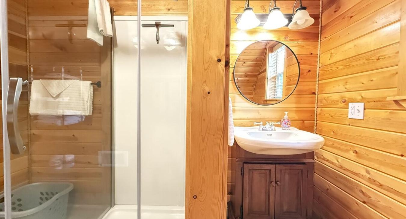Sink vanity for beautiful lighting.