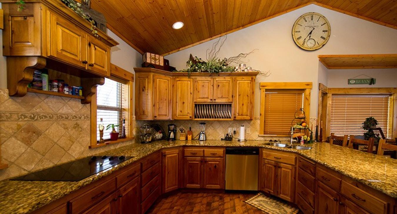 Kitchen is perfect to cook a home cooked meal.