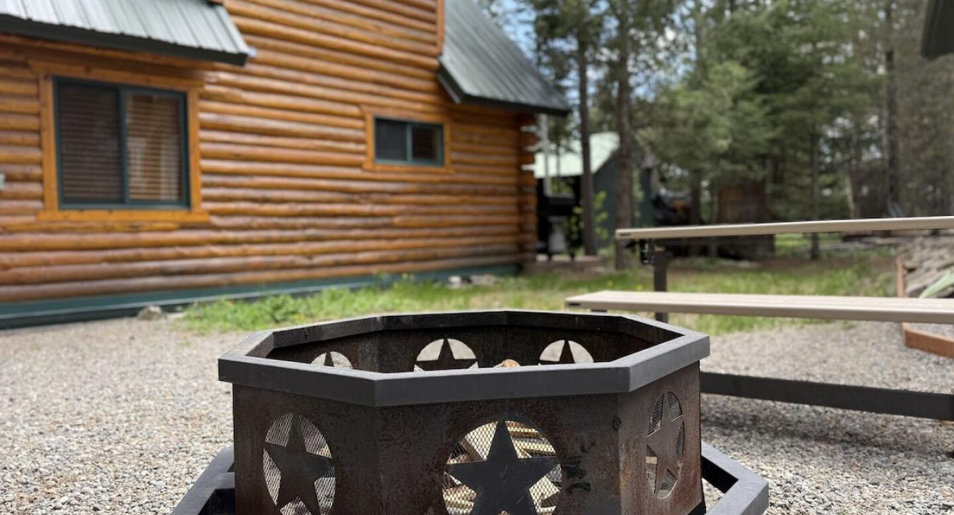 Nice graveled fire pit area. Bring your firewood.
