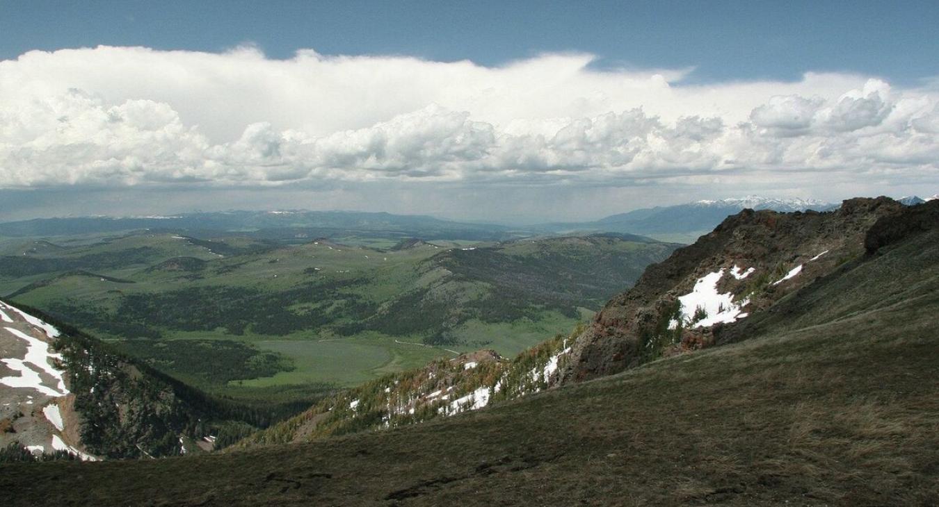 Beautiful landscapes nearby.