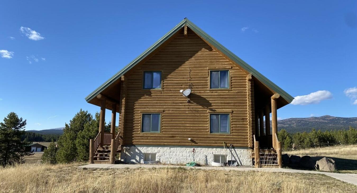 Front side of the cabin.