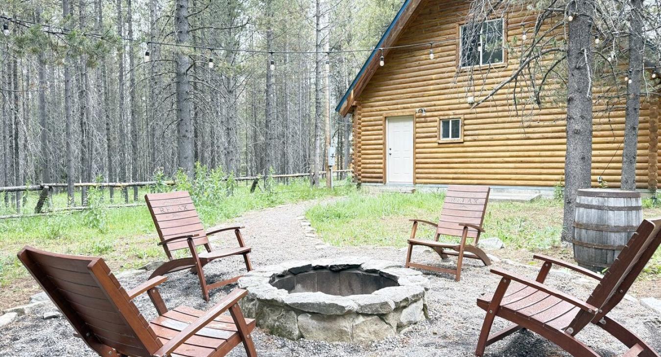 Great back yard to relax in the woods.