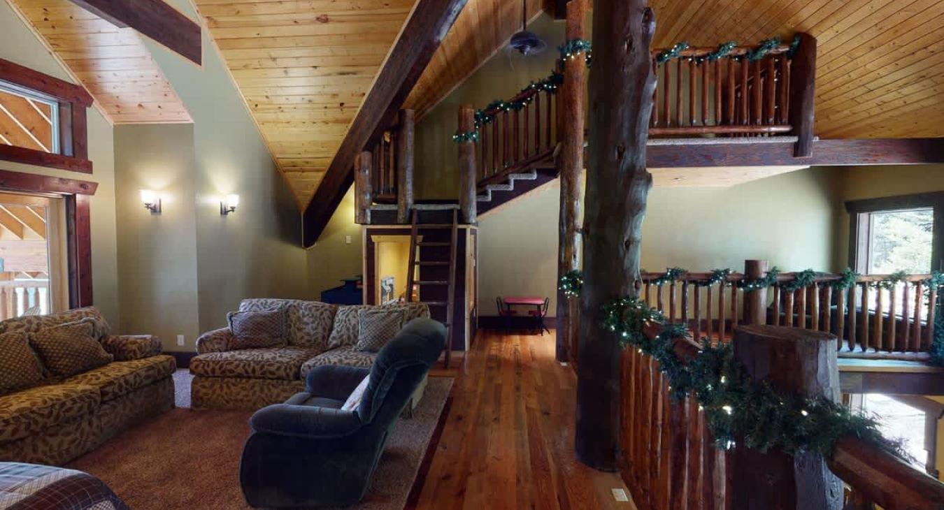 The openness of the cabin allows you to move from room to room seamlessly.
