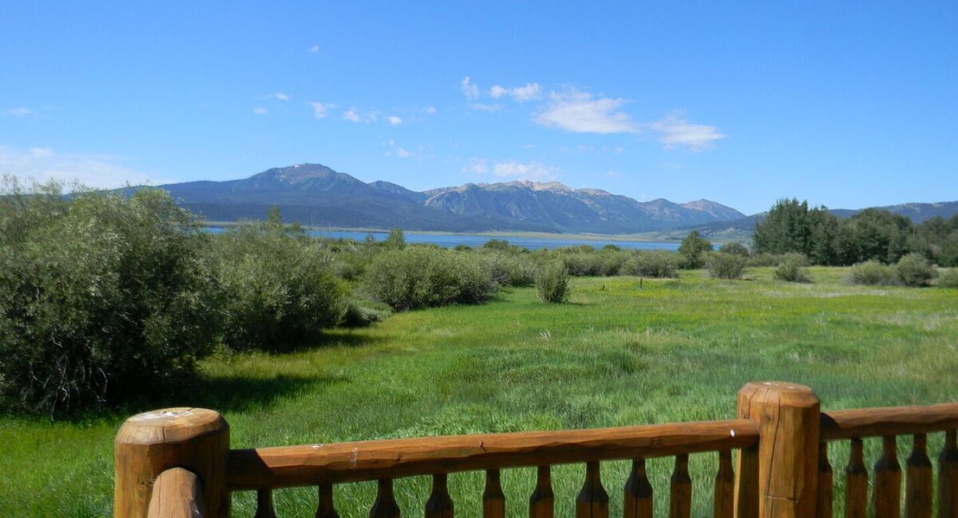 Beautiful landscapes from the outside of the cabin.