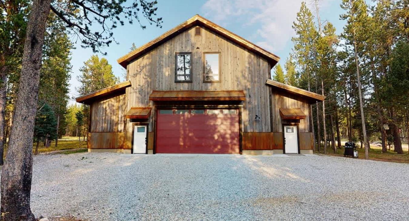 View of the outside of the cabin.