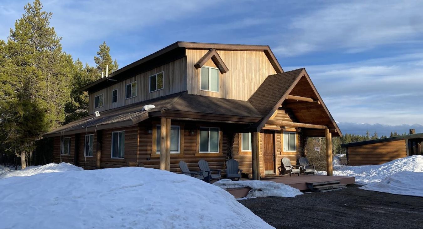 Welcome to Mack's Inn Cabin.