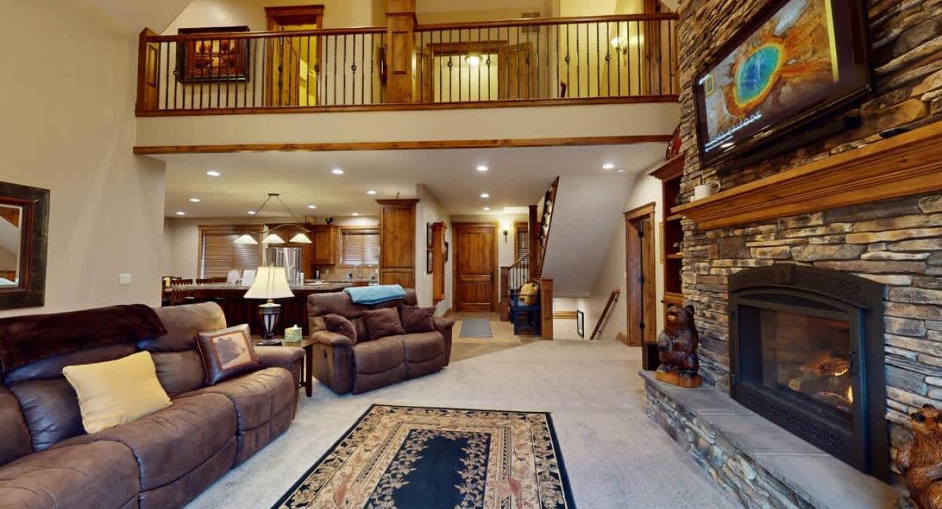 Open floorplan to access each area of the main floor seamlessly.
