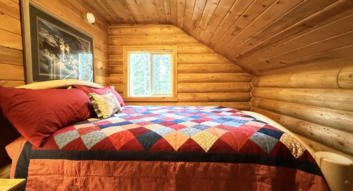 Queen bedroom