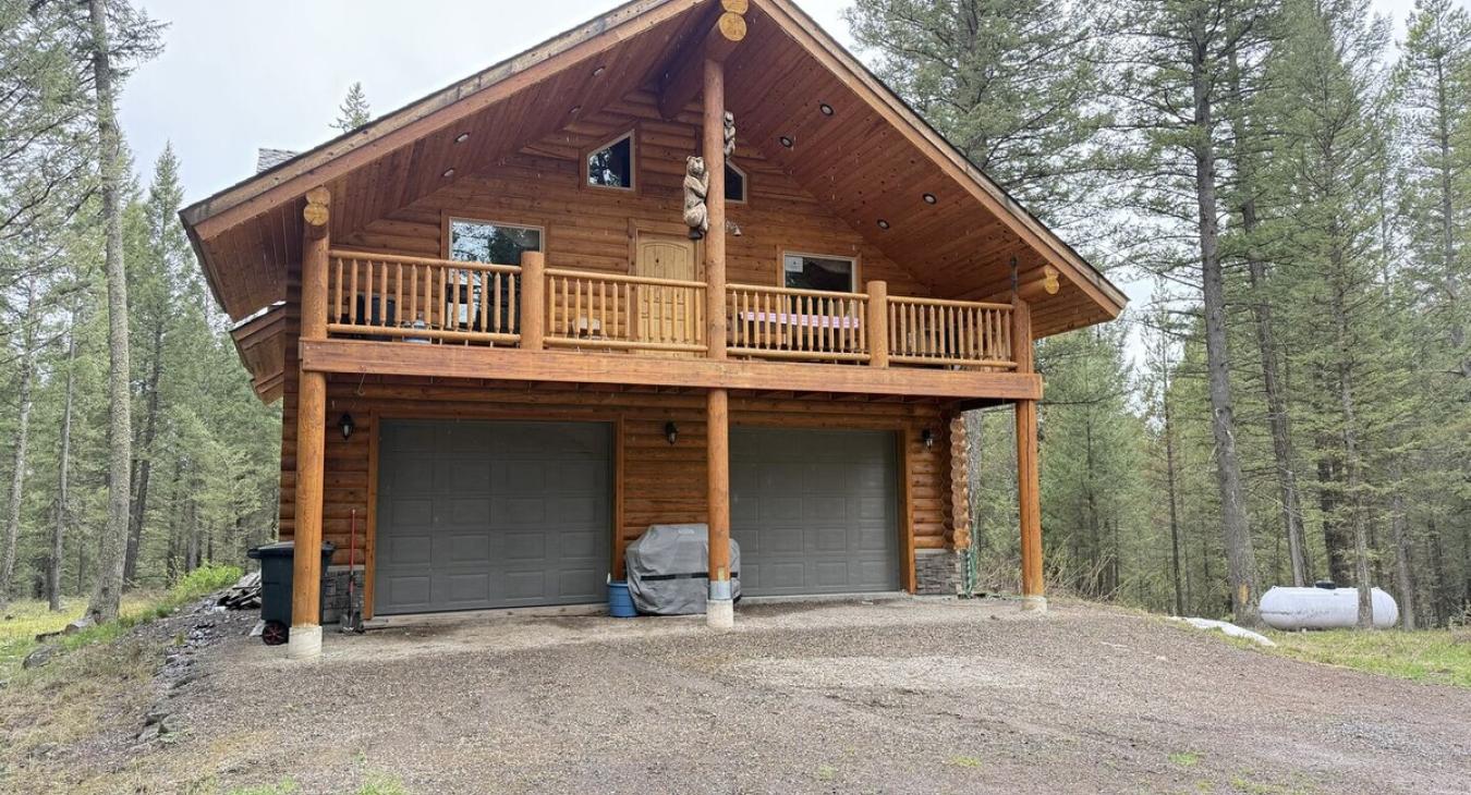 The front of Elk Run Retreat