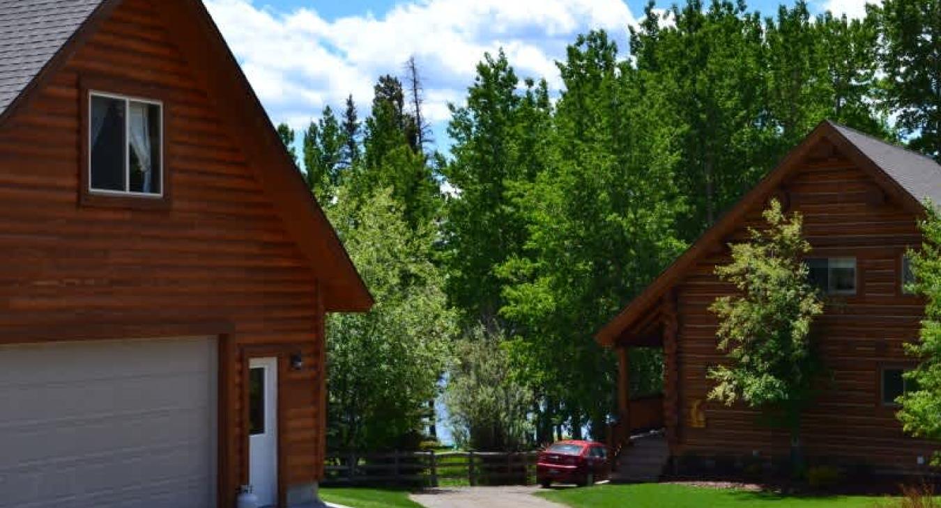 Front view of the apartment and the main house