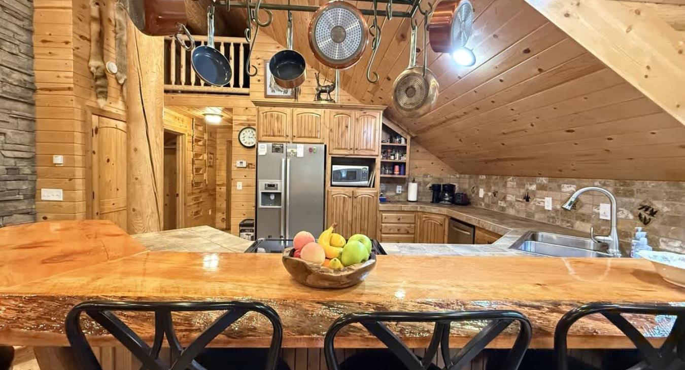 The perfect kitchen to cook a home cooked meal.
