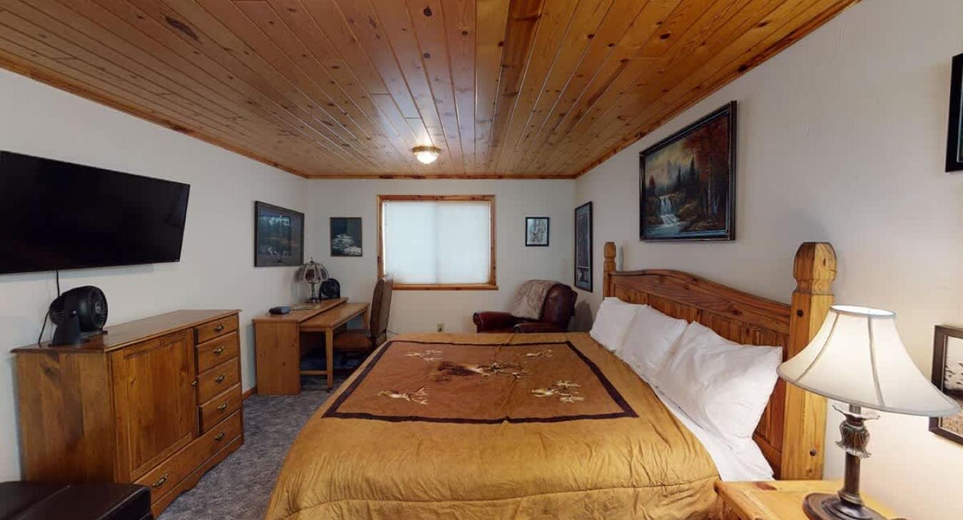 King bed is placed in this room, perfect for 2 people.