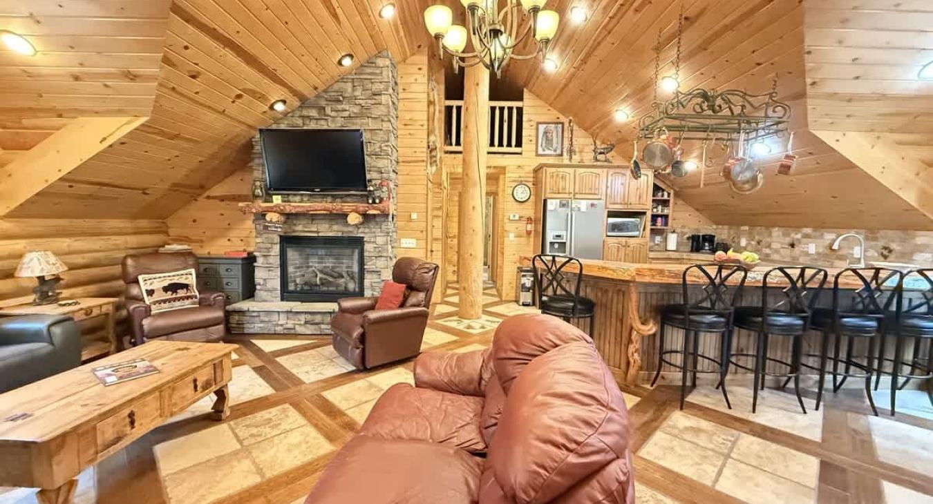 Overview of the open living and kitchen area. Nice and spacious.