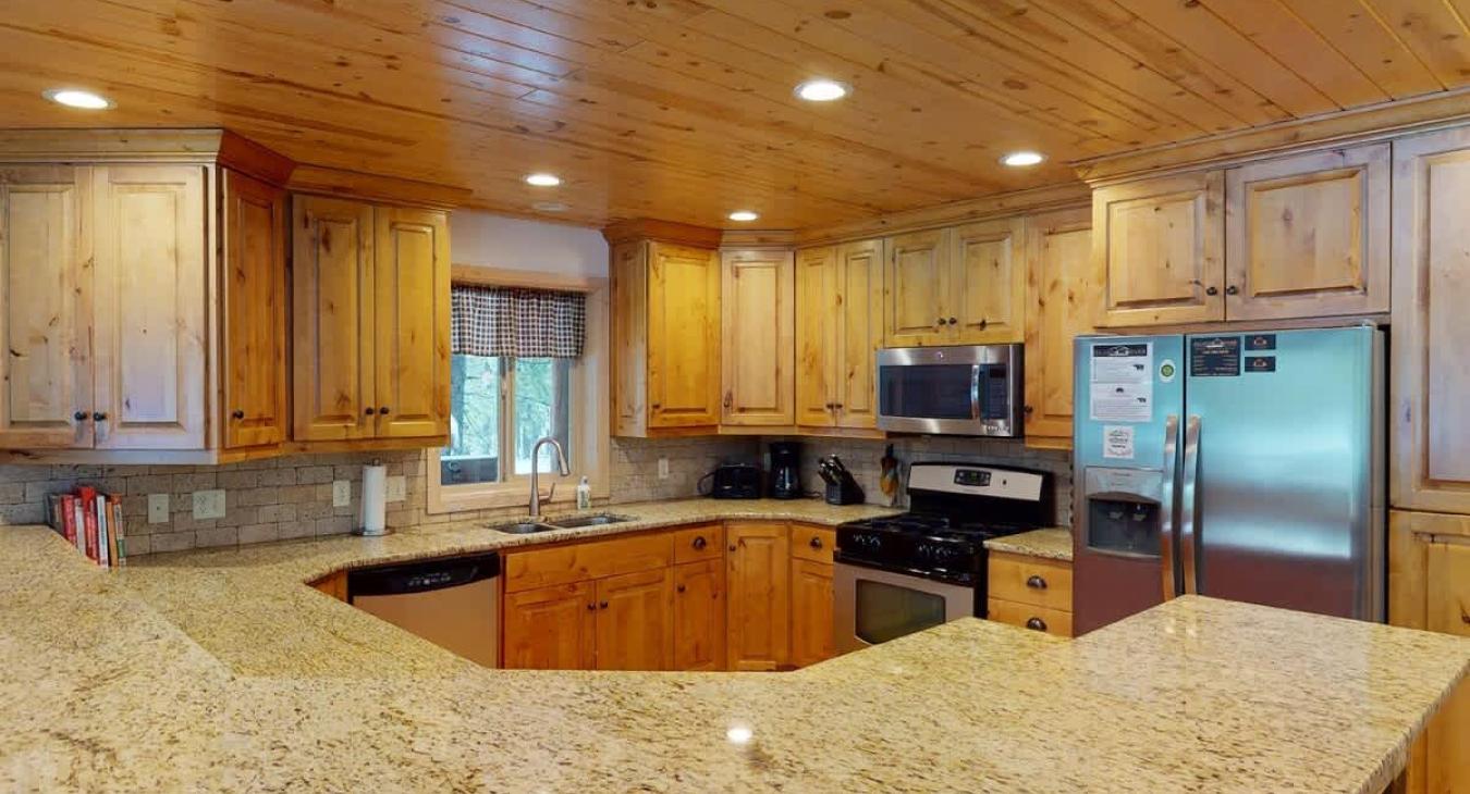 This kitchen is equipped with everything you need for the perfect home cooked meal.