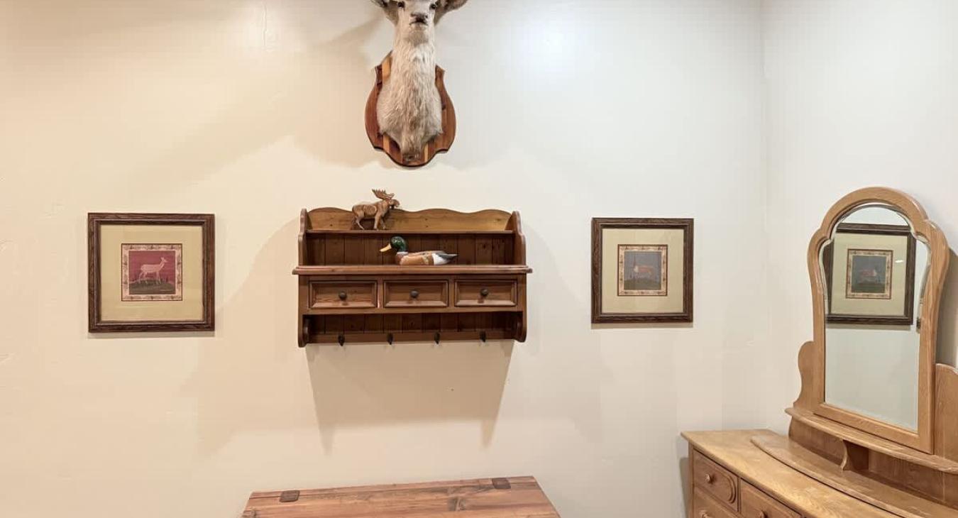 The cabin decor is all about warmth, texture, and that laid-back connection to the outdoors.