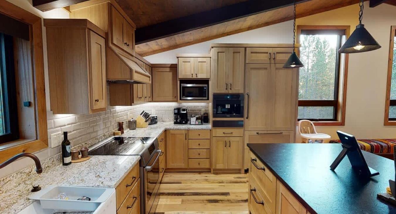 Side view of the kitchen highlighting the different appliances available during your stay.