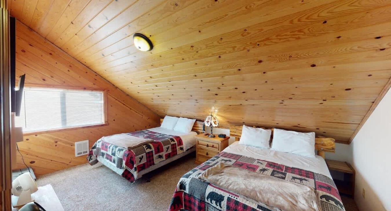 Equipped with 2 queen size beds, perfect for up to 4 people.