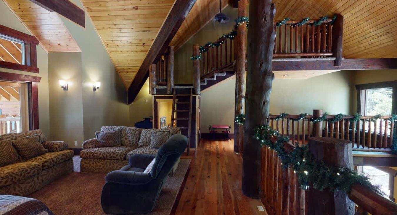 The openness of the cabin allows you to move from room to room seamlessly.