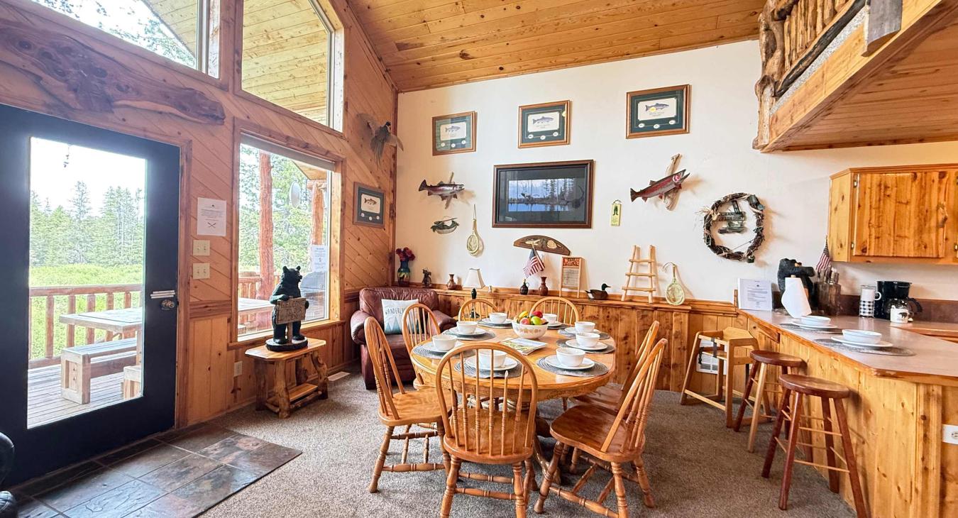 Seating for up to 6 people at the dining room table.