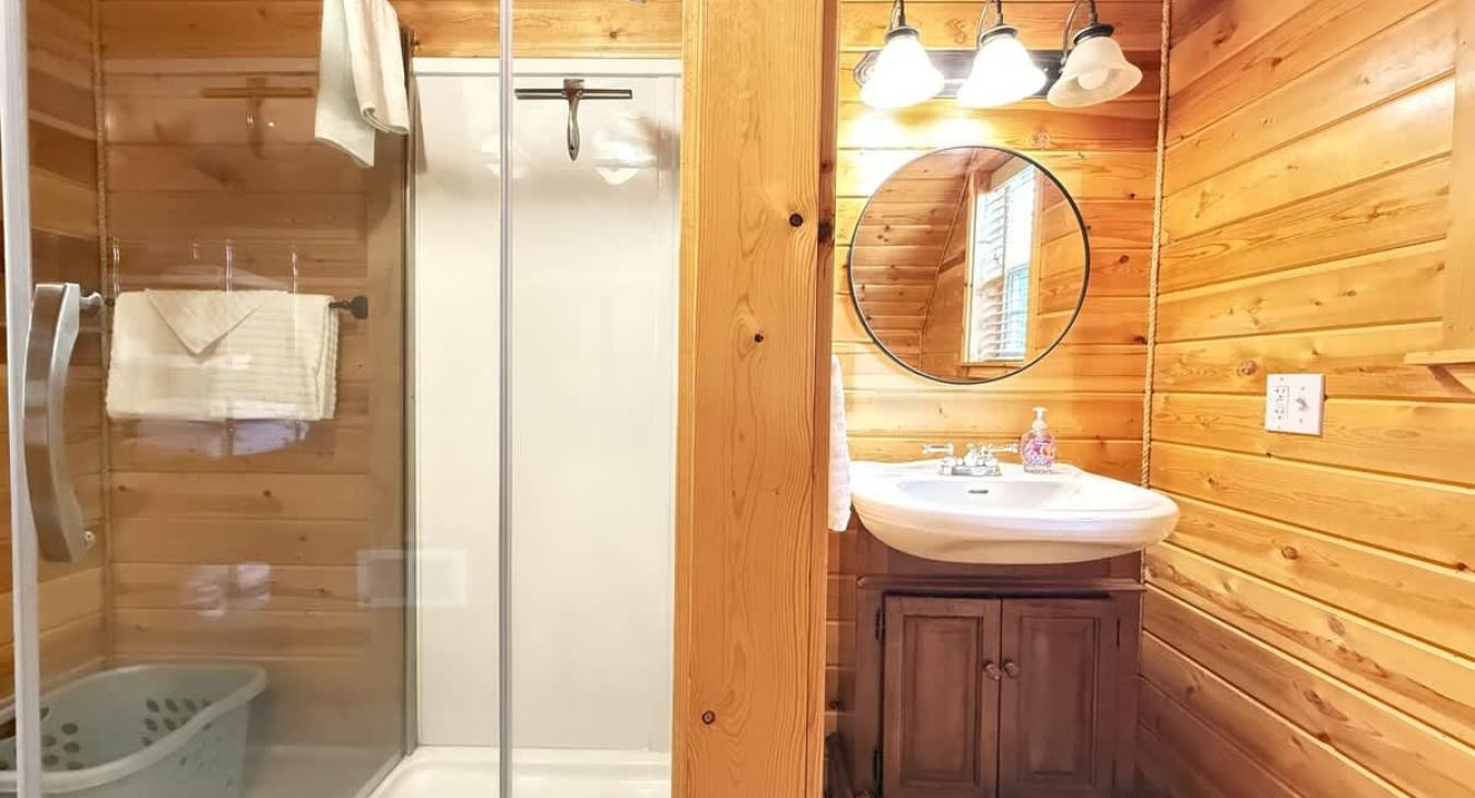 Sink vanity for beautiful lighting.