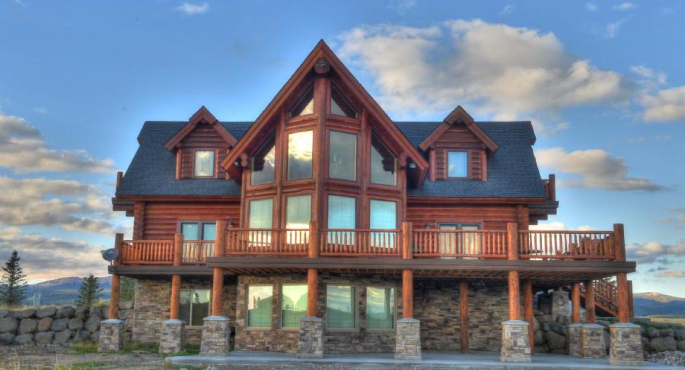 Amys Longhorn Lodge exterior Island Park Idaho