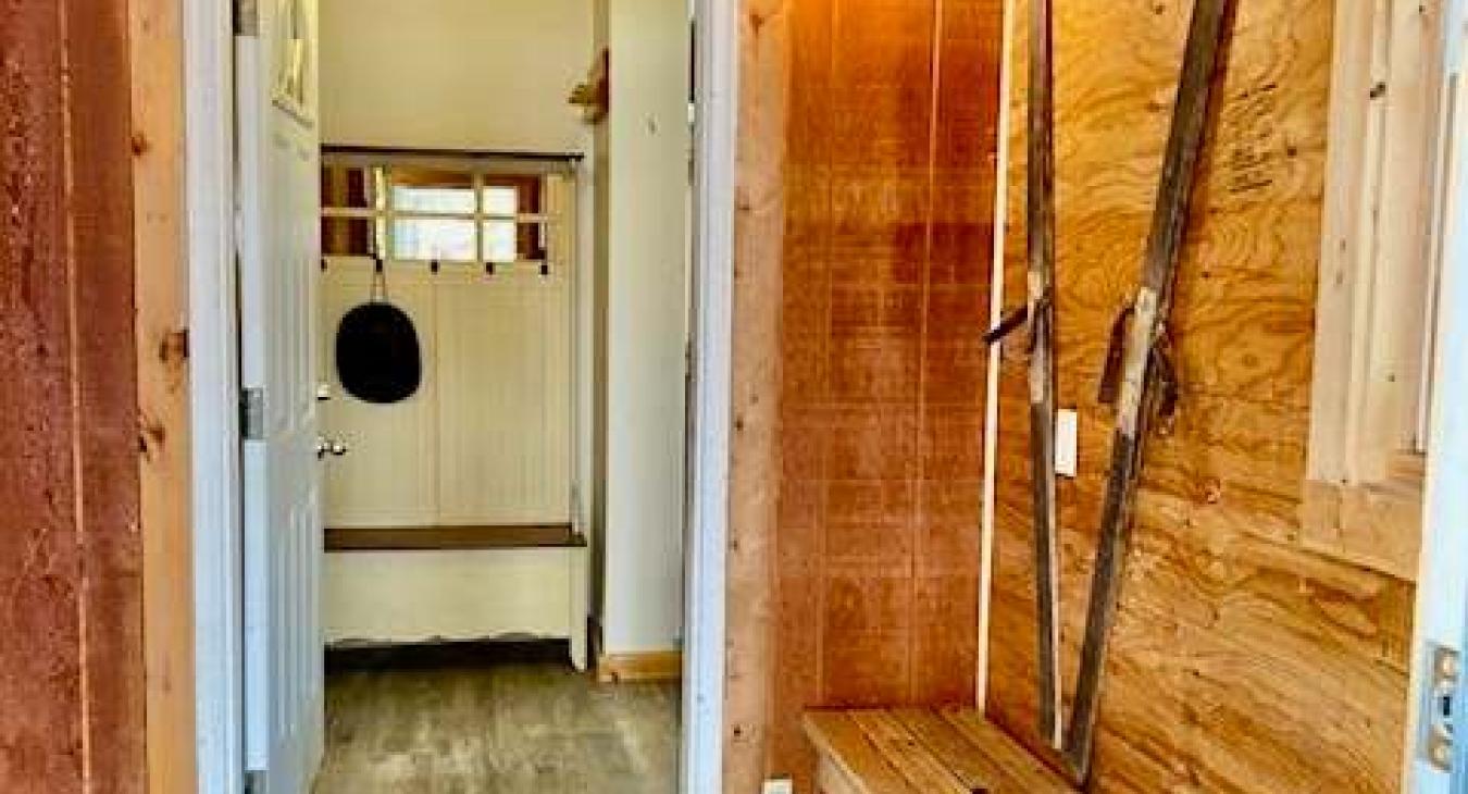 Entryway in to the cabin.