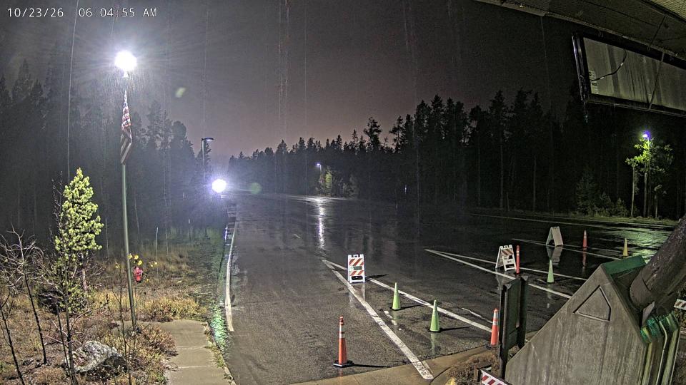 Webcam: West Entrance - Out of the Park